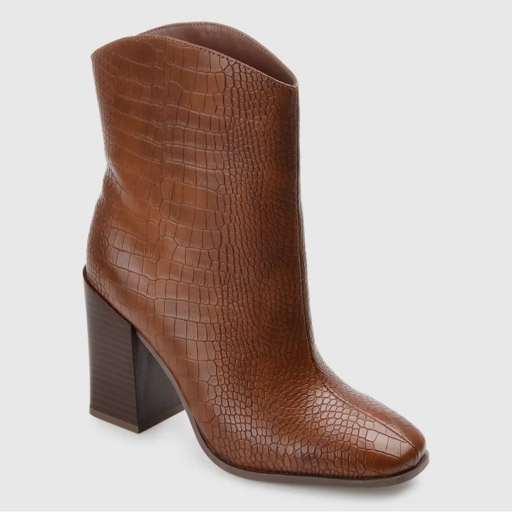 Journee Collection Womens Brekinn Tru
Comfort Foam Heel Booties Brown 6.5
